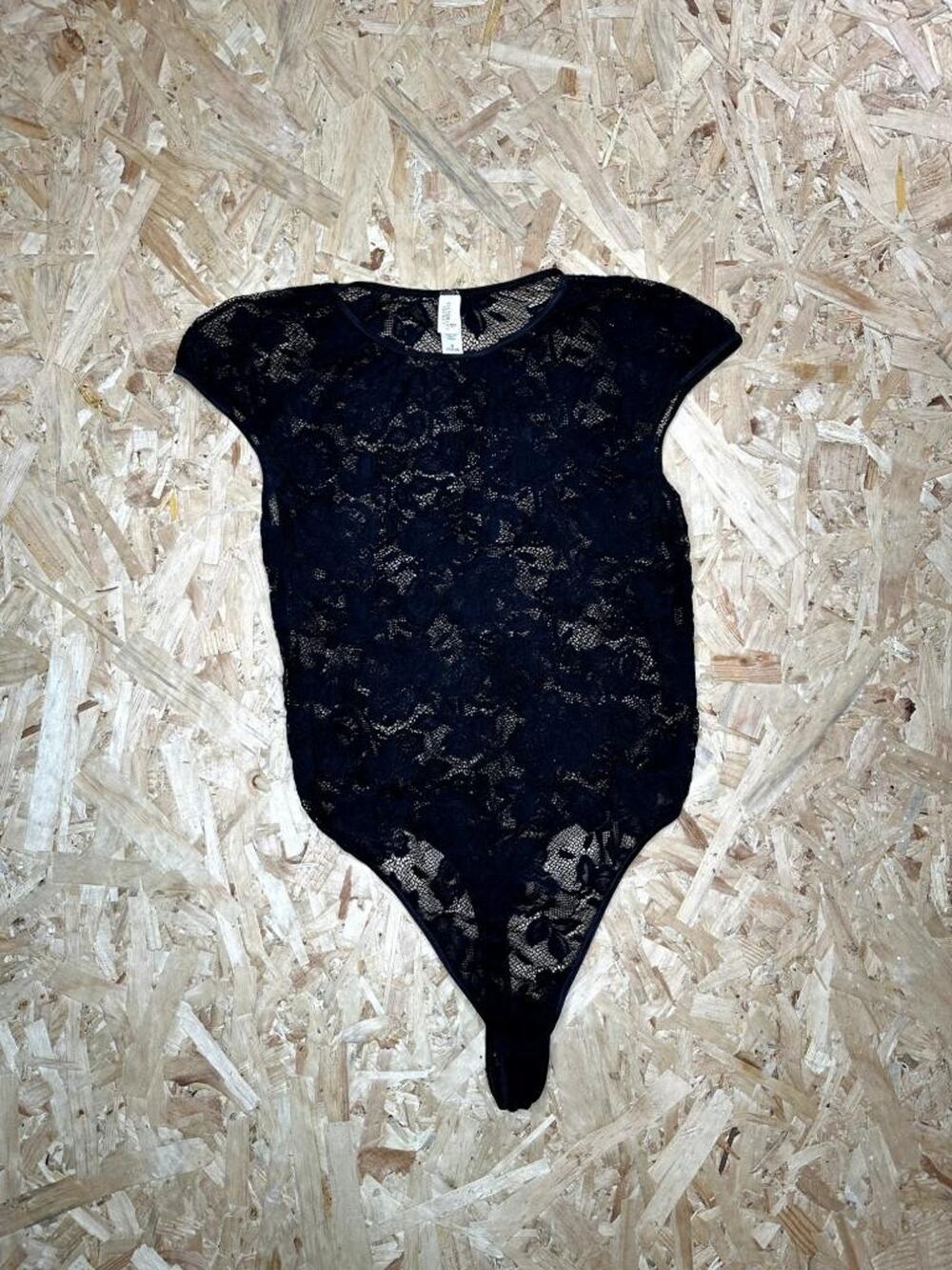 Victoria's Secret Black Lace Thong Bodysuit Womens Size M Cap Sleeve Sheer